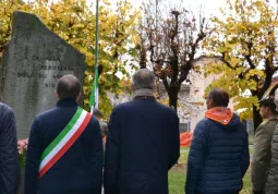 Inaugurazione monumento ai Caduti  - Omaggio a Caduti 2