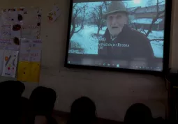 Il documentario è un'intervista al reduce Giuseppe Fornero, classe 1920, fatta dai bambini delle scuole primarie di Busca