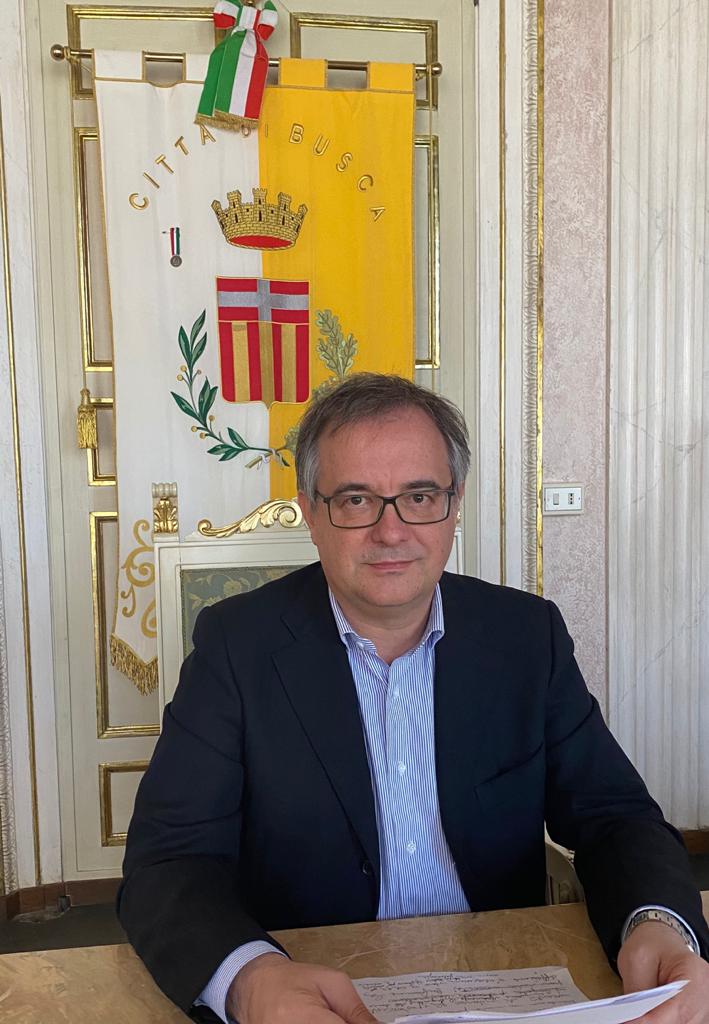 Il sindaco Marco Gallo si rivolge ai buschesi: restate a casa e seguite tutte le imposizioni del più recente DPCM Il sindaco Marco Gallo si rivolge ai buschesi: restate a casa e seguite tutte le imposizioni del più recente DPCM