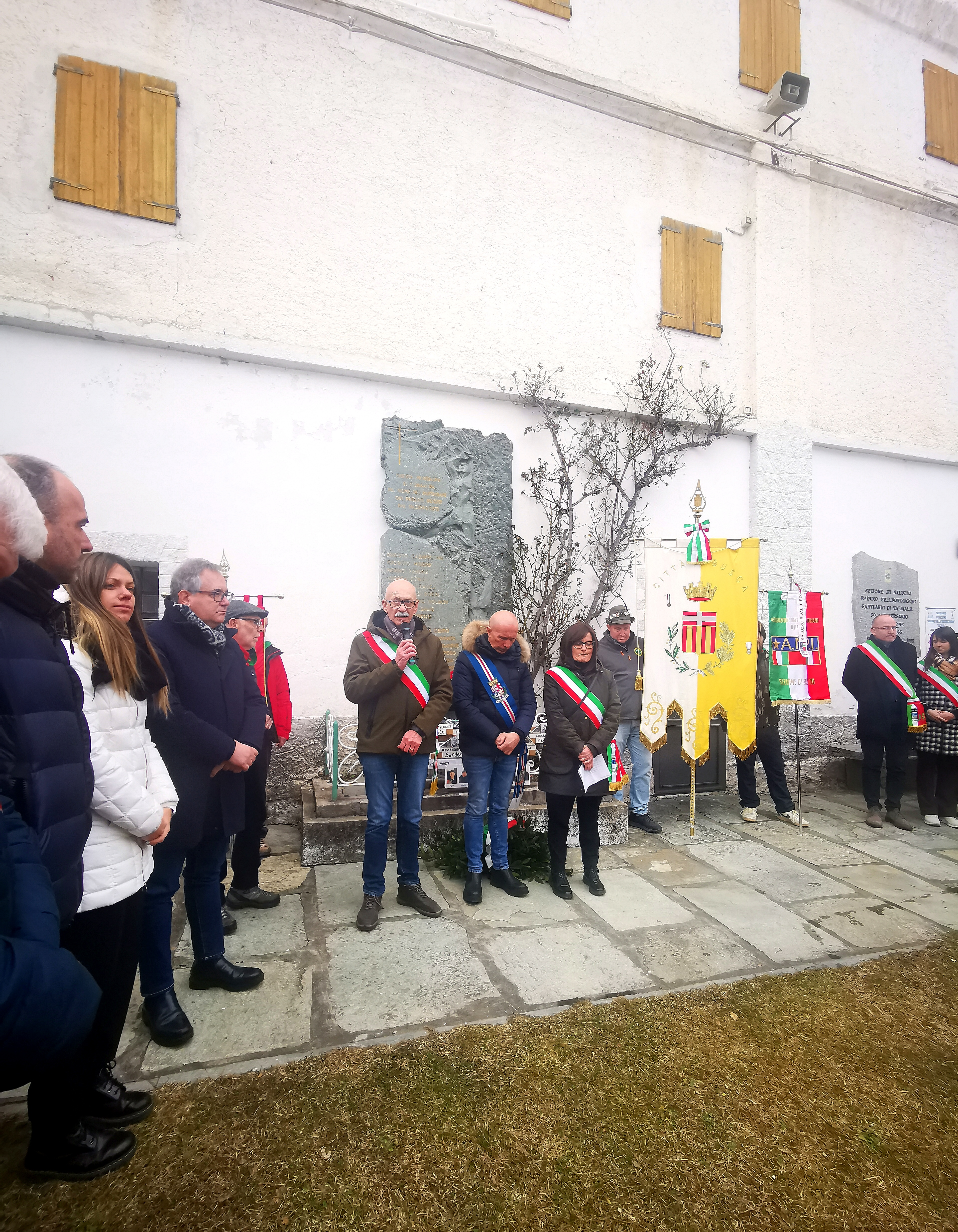 L'intervento del Sindaco di Busca Ezio Donadio L'intervento del Sindaco di Busca Ezio Donadio