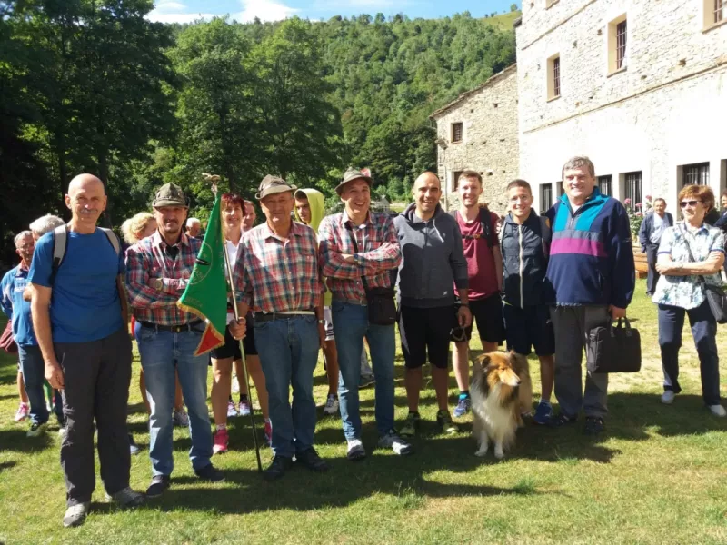 Un evento a Valmala con gli Alpini dell'Ana Busca e alcuni amministratori comunali