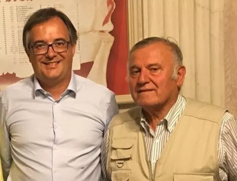 Angelo Rosso con il sindaco Marco Gallo. Rosso è stato sindaco di Busca dal 1994 al 2004, dopo essere stato in Consiglio e in Giunta ininterrottamente dal 1970