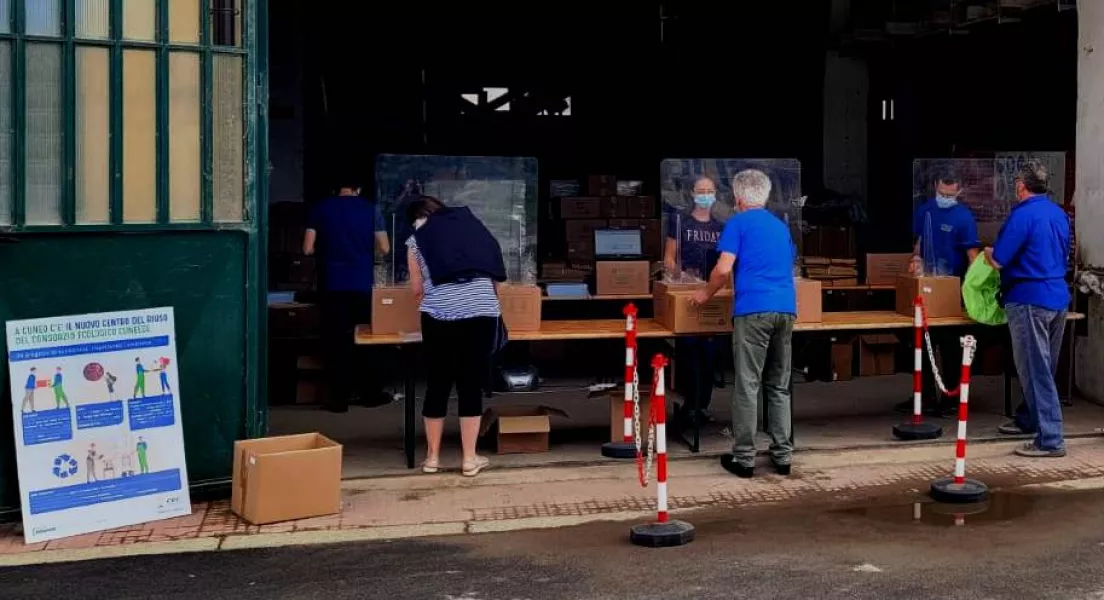 Venerdì 8 ottobre consegna straordinaria del kit raccolta rifiuti porta a port