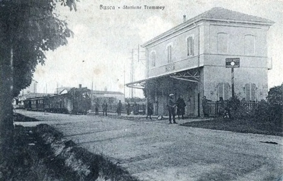 La stazione del tranvai a  Busca sulla linea Cuneo - Saluzzo attiva fra il 1880 e il 1948