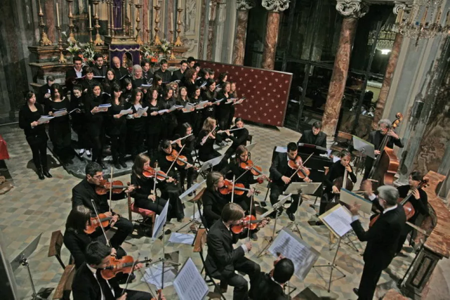 L'Orchestra e il Coro del Civico istituto musicale Vivaldi gestito dell'Istituzione comunale culturale