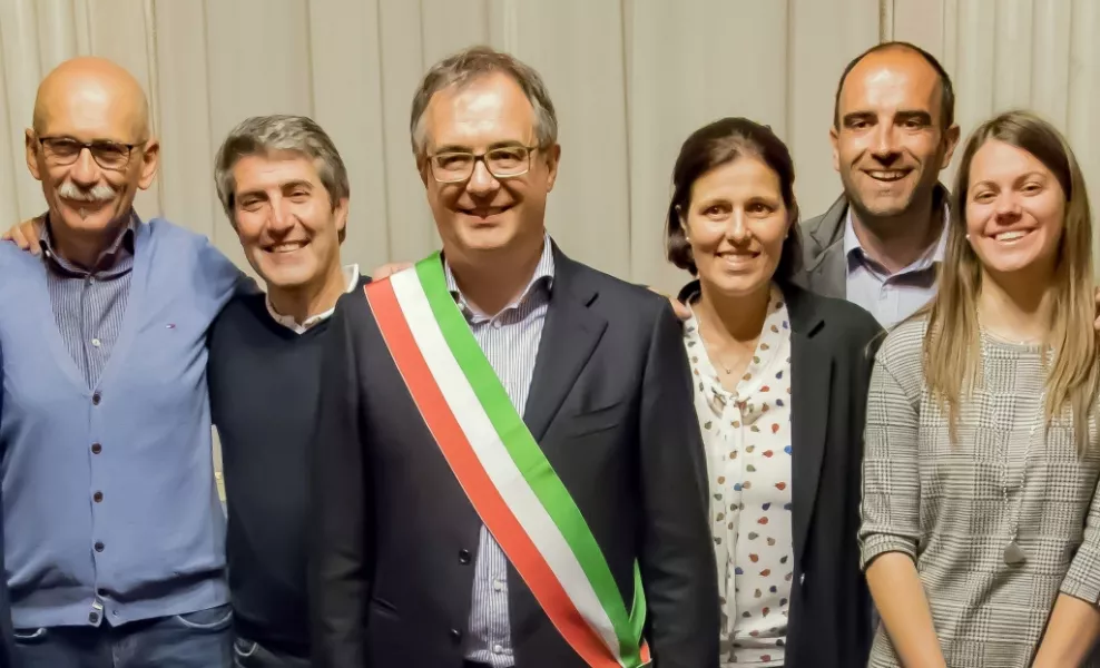 Il sindaco, Marco Gallo, con i componenti della giunta comunale: Ezio Donadio, Gianmichele Cismondi, Lucia Rosso, Diego Bressi, Beatrice Aimar