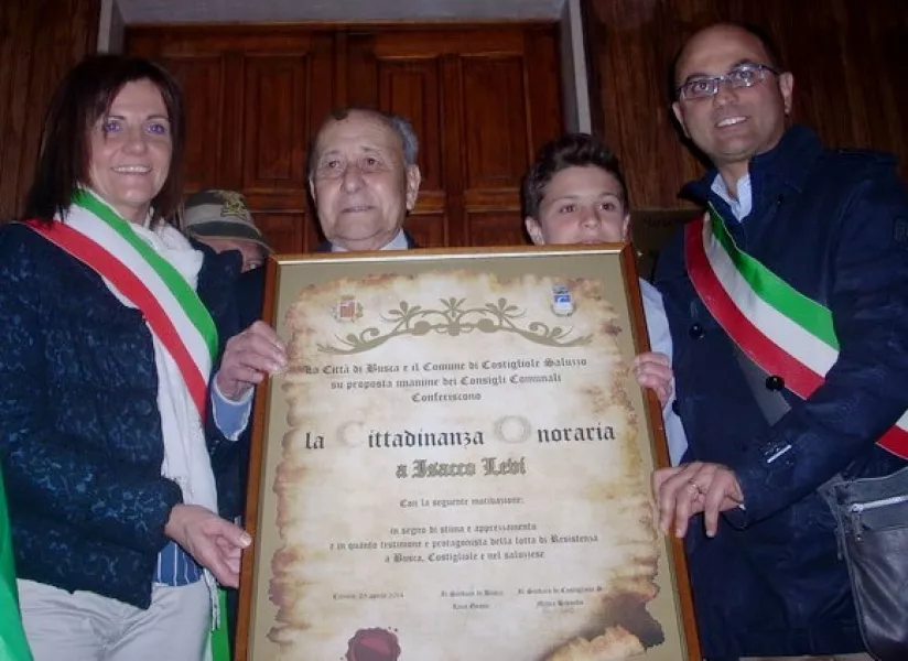 La consegna della cittadinanza onoraria di Busca e Costgliole nel 2014 a Isacco Levi