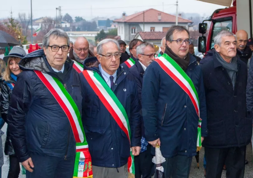Da sinistra, i Sindaci di Costigliole Saluzzo, Oriolo, Busca e il Presidente della Regione Piemonte alla commemorazione del 74° anniversario della Strage di Ceretto