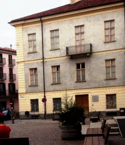 La sede dell'Istituzione comunale culturale nel Palazzo della Musica in piazza della Rossa