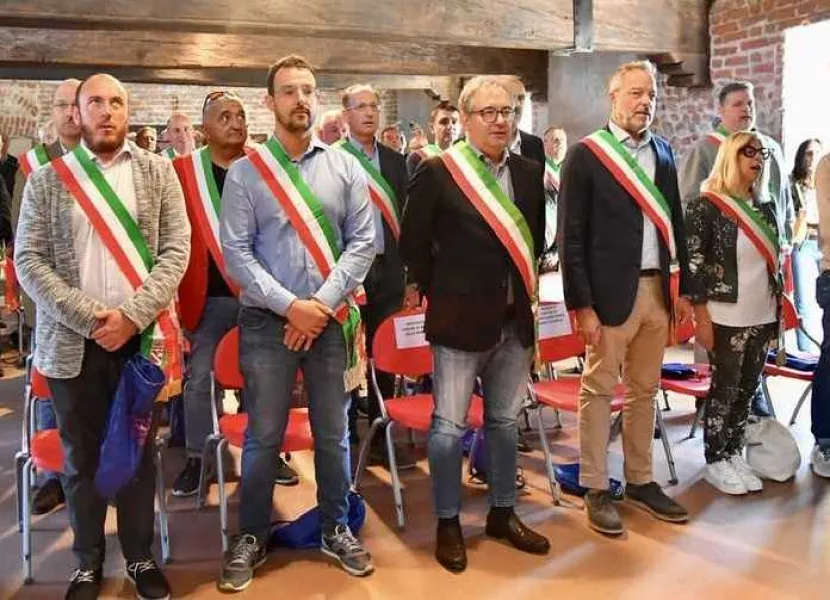 Venerdì 29 settembre c’era anche il sindaco Marco Gallo, insieme con altri suoi 43 colleghi, a Lagnasco alla firma davanti al notaio dell’atto costitutivo del Distretto del cibo e della frutta del Monviso