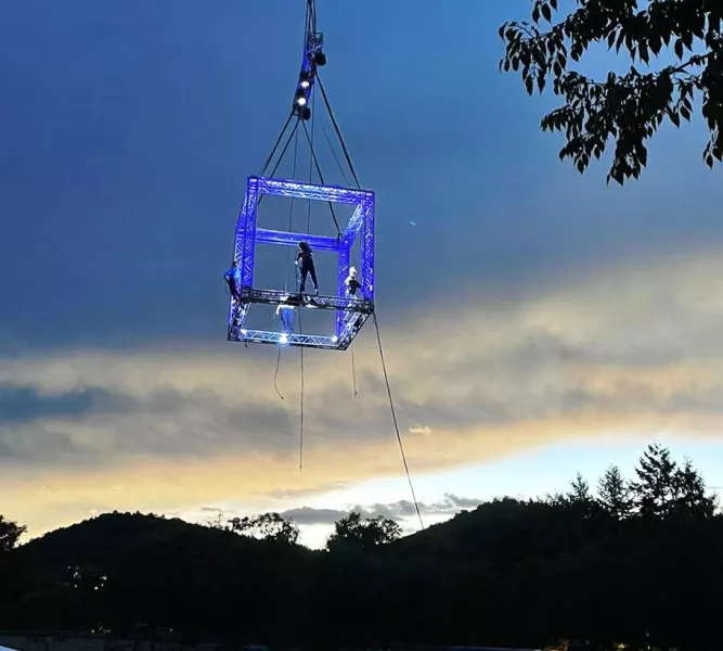 CUBO,uno degli spettacoli più sorprendenti di questa edizione a Busca di Mirabilia