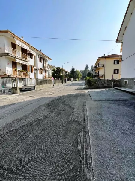 Sono in corso a cura di Edison Teleriscaldamento e su sollecito del Comune i lavori di fresatura e di preparazione per la bitumatura in via Anna Frank