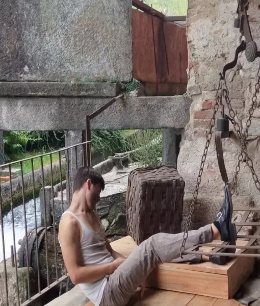 Visite teatralizzate con la ricostruzione della vita e del lavoro nel borgo Biandone e della fucina della Pianca nell'epoca fra le due guerre