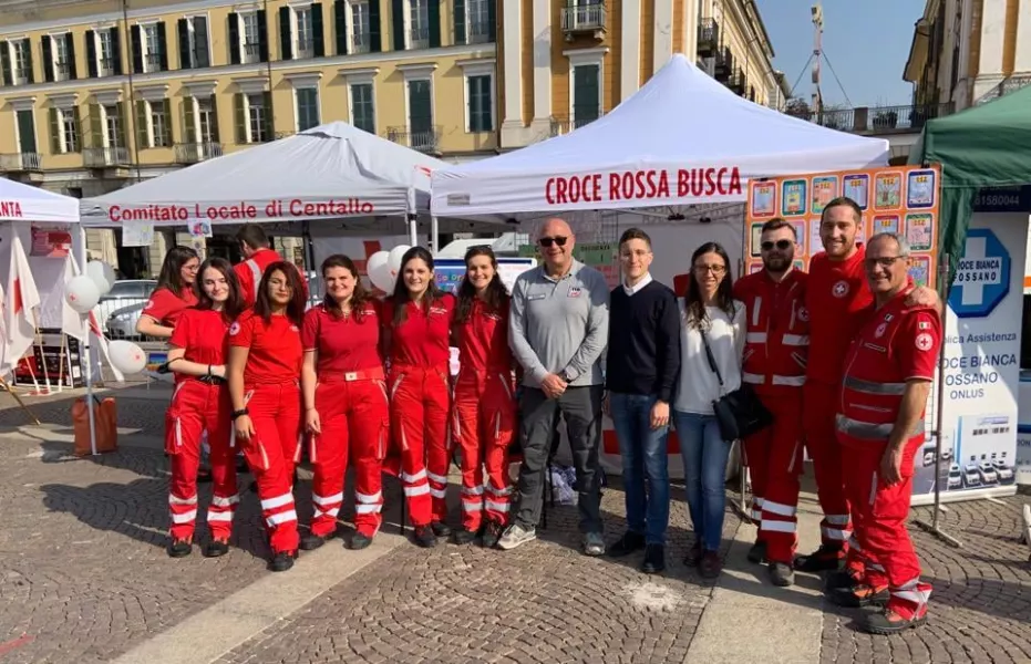 Sabato scorso a Cuneo in piazza Galimberti per la celebrazione del trentesimo anniversario del servizio di emergenza sanitaria territoriale 118 era presente anche la Croce Rossa di Busca