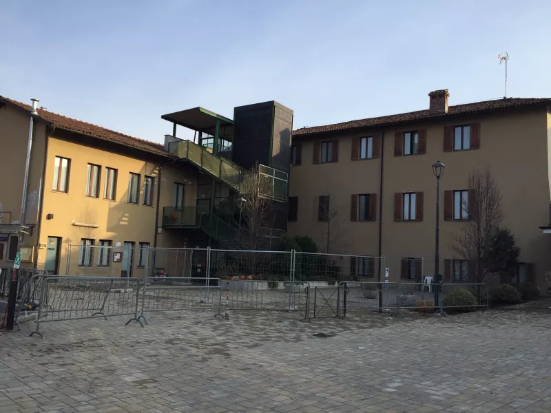 Il Comune ha assegnato i lavori di rifacimento del tetto della manica sopra il Centro anziani, ossia verso piazza Santa Maria, dell’edificio della casa di riposo Santissima Annunziata
