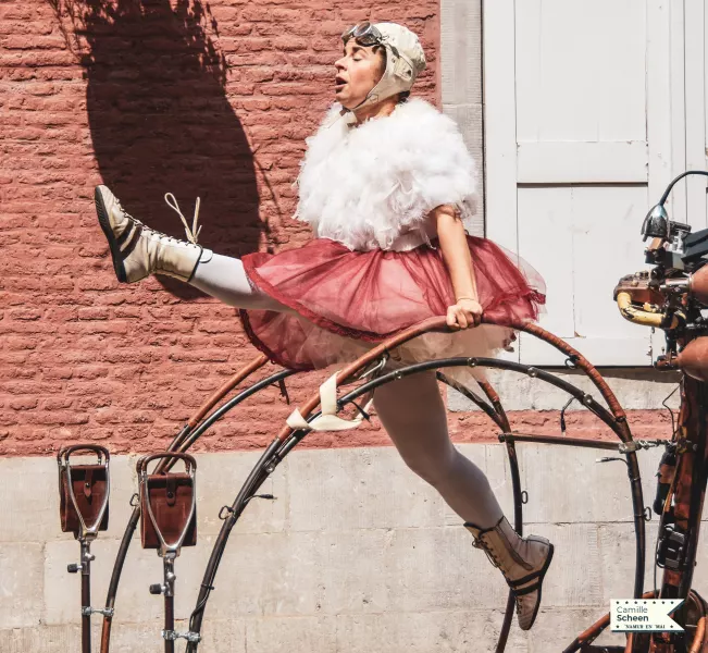 Uno dei meravigliosi personaggi surreali di Woow