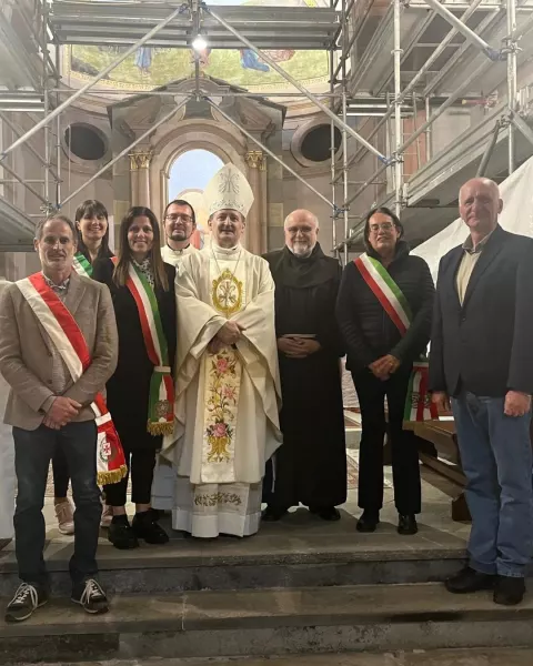 Insieme al Vescovo di Saluzzo, mons. Cristiano Bodo, l’assessore Lucia Rosso, il pro sindaco Andrea Picco il e consultore Pier Francesco Rolando.