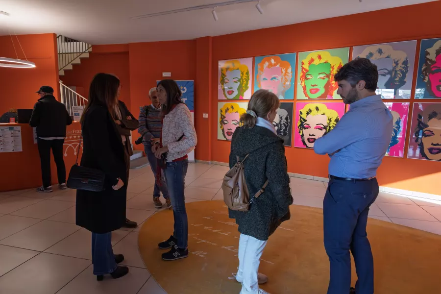 L'ingresso della mostra e l'inizio del percorso di visita