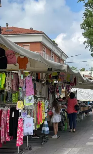 Una via del mercato