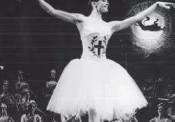 L'étoile della Scala Carla Fracci nell'esecuzione dell'Excelsior