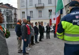 25 Aprile 2015 Onore ai Caduti