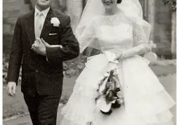Un'immagine da internet di un matrimonio degli Anni Sessanta