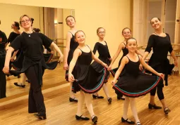Venerdì 15 giugno al cinema-teatro  Lux, alle ore 21, avrà luogo il saggio di Danza degli allievi dei corsi di danza accademica della professoressa Monica Sava