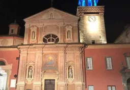 Il campanile della Rossa illuminato d'azzurro per la campagna nazionale di prevenzione oncologica maschile