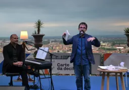 Carte da decifrare 2019 - Tu che non sei romantica con Guido Catalano e Matteo Castellan