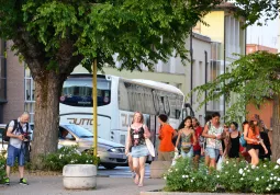 L'arrico del bus navetta da Fossano