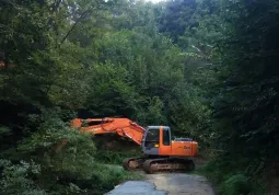 Lavori scogliera a Valmala