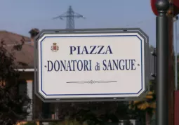  La sezione di Busca dell'Avis regala una scatola di cioccolatini ai buschesi che si recheranno a donare il sangue domenica 14 febbraio