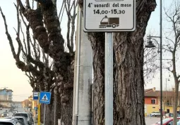 Alcuni nuovi divieti di sosta per la pulizia delle strade della durata di un'ora e mezza nel secondo e nel quarto venerdì del mese