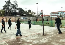 L’obbiettivo dell'Officina del tempo è  la promozione delle relazioni tra i giovani attraverso momenti di ascolto e di confronto, ma anche di divertimento in un ambiente protetto