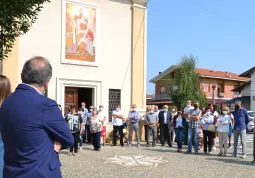 Consegna Dae in frazione Bosco