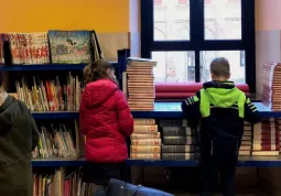 E' bello rivedere gli scolari  in biblioteca