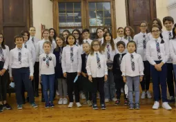 Il coro delle voci bianche con il Maestro Maurizio Fornero