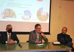 Da sinistra, Marco Manfrinato, manager del Duc Busca, Marco Gallo, sindaco, Diego Bressi, assessore, durante la serata di ieri in Casa Francotto