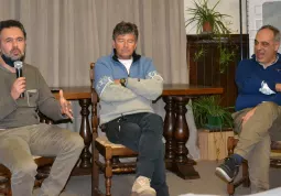 Mauro Angiolas, pilota di mongolfiere  della  Giroinmongolfiera, Fabrizio Bruno, dell'agenzia di viaggi e tour operator Culture Lontane, Paolo Caraccio