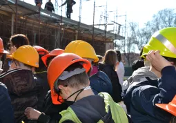 Mattinata in cantiere anche con gli alunni delle classi 5^ primaria e prima media