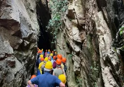 Escursione ai canyon della cave dell'alabastro rosa di Busca