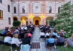 Incontro con l'autrice Enrica Tesio