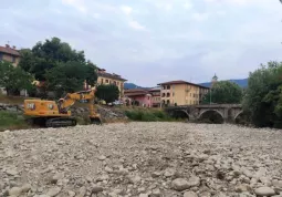 Il Maira in secca: un'estate di straordinaria siccità ha provocato danni all'agricoltura e agli allevamenti