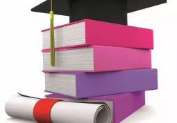 Il Comune bandisce tre borse di studio per laurea a maturità 