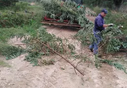 Lavori alla pista da motocross