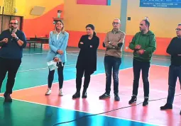 Per programmare le elezioni del CCR si sono incontrati questa mattina  gli amministratori comunali con gli insegnanti delle scuole medie e delle classi quarte della primaria  su iniziativa dell’assessora con delega ai rapporti con il CCR e alle Politiche Giovanili Beatrice Aimar
