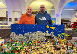 In mostra a Torino un presepe in mattoncini Lego© realizzato dai buschesi Flavio e Matteo Peano