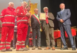 Consegna alla Città  della Medaglia d’oro al Merito della Croce Rossa Italiana 