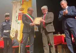 Consegna alla Città  della Medaglia d’oro al Merito della Croce Rossa Italiana 