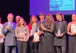Le donne premiate dall'evento internazionaele di solidarietà per i diritti delle donne